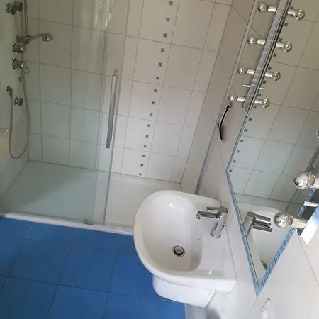 Ferienhaus Boddenruh ברייגה