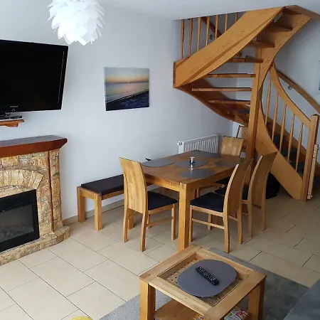 Ferienhaus Boddenruh * ברייגה
